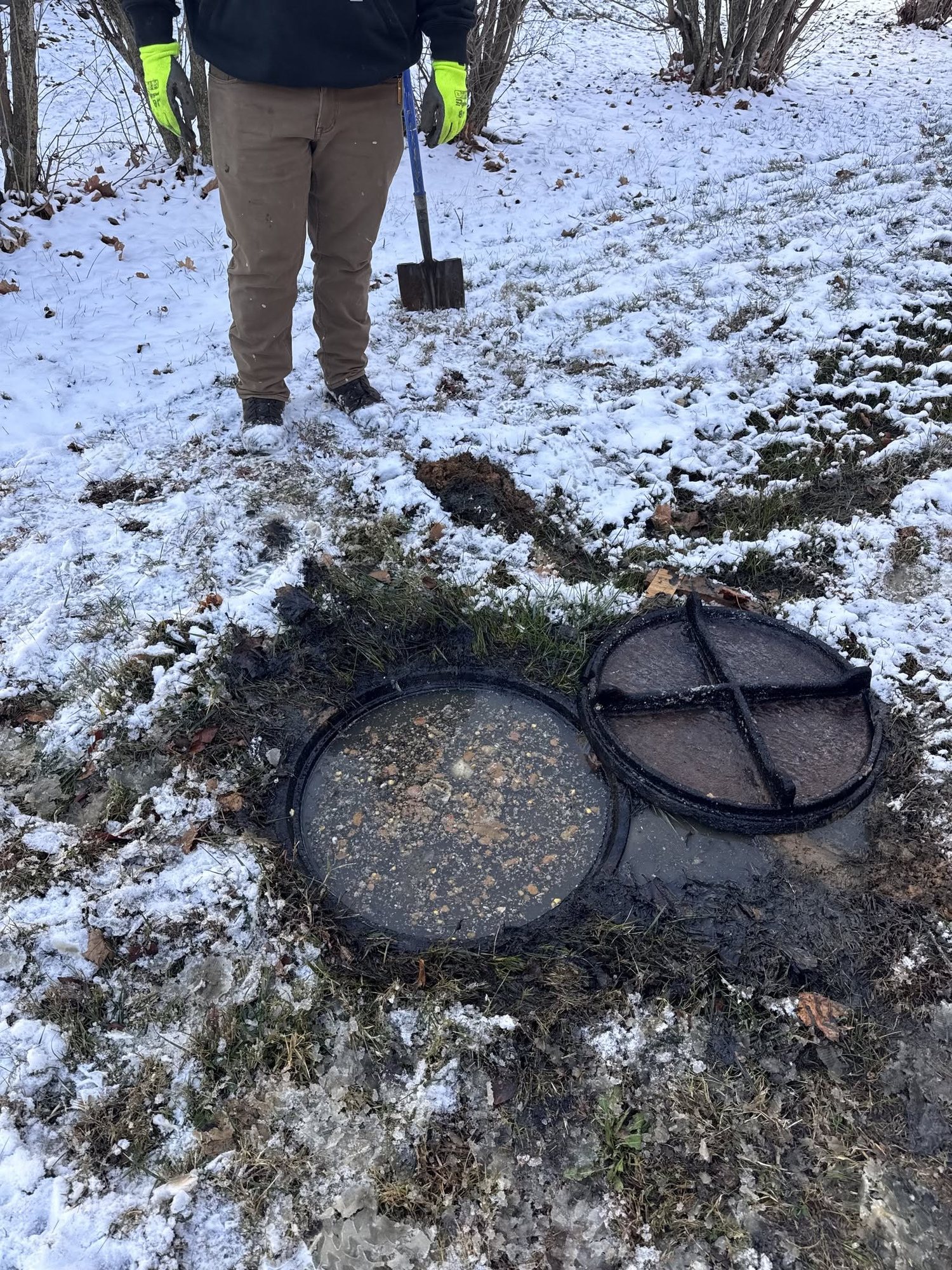 Winter septic tank pumping service